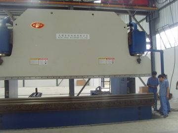 600 Tonne 6-m-hydraulische Presse-Bremsmaschine für hellen Polen 45 Kilowatt