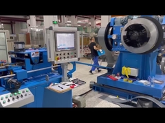 Maschine zum Schneiden von Edelstahl, vorgefärbt, auf die Länge geschnitten