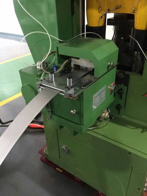 Bodenmontiertes Coil-Zuführsystem, gebaut für Coil-Dicken von 0,3 mm bis 6 mm, zur Verbesserung der Produktionslinienautomatisierung