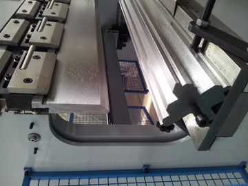 ESTUN E200 Controller CNC Folder Bender für die Großproduktion 2600mm Abstand zwischen den Säulen