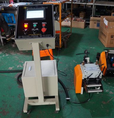 200 Tonnen Coil-Fütterungsanlage, konstruiert zum Umgang mit 5 Tonnen Coilgewicht, geeignet für schwere industrielle Anwendungen