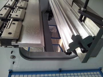 ESTUN E200 gesteuerte Mehrsachsige Hydraulikpressbremse für Schwerlastanwendungen