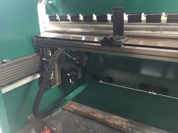 E21 Hydraulikpressbremse aus leichtem Stahl Maximalbiegungswinkel 135°